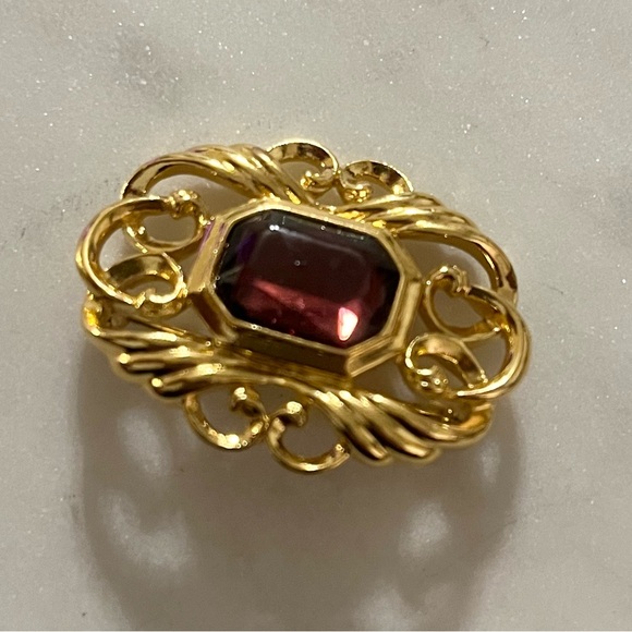 Vintage Gold Tone Amethyst Purple Glass Stone Brooch Pin - Picture 2 of 12